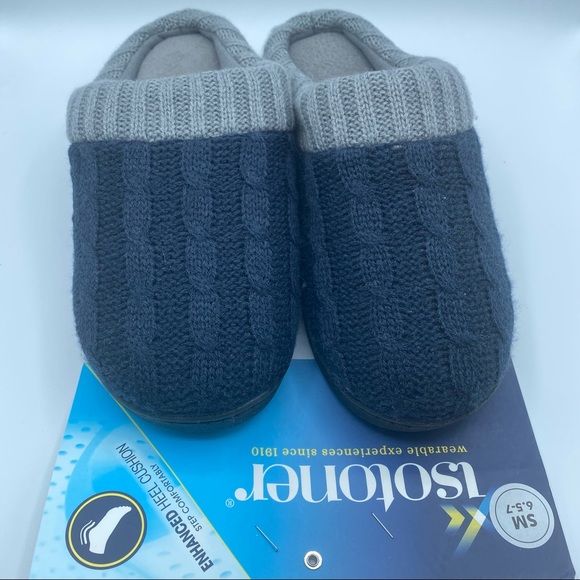 Isotoner Women’s Sweater Becca Slippers Size Small - Picture 2 of 7